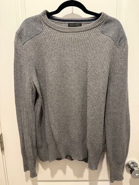 Banana Republic Men's Light Gray Ribbed Crewneck Sweater